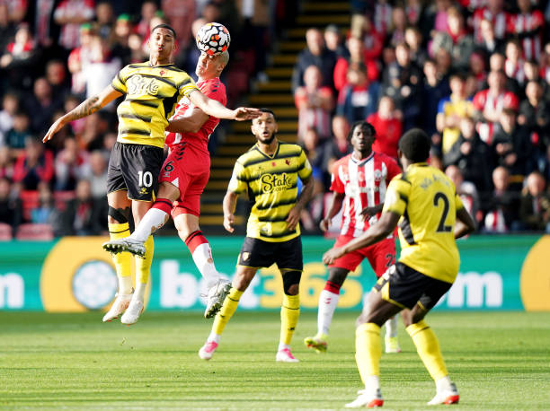 评阿根廷某 评阿根廷某